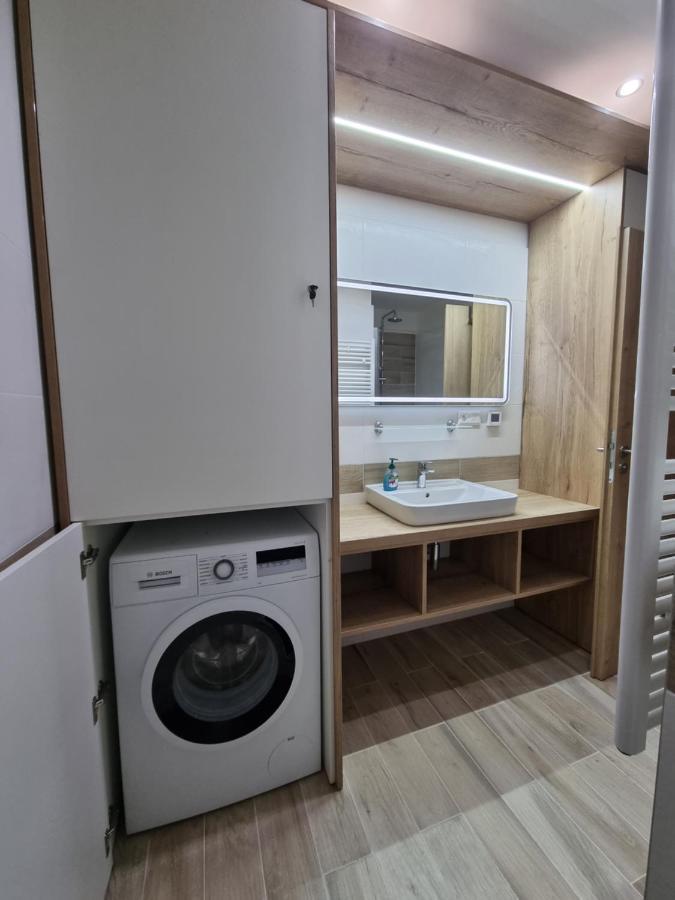 Apartman Nerudovka D 104, Finska Sauna, Garazove Stani Loučná pod Klínovcem エクステリア 写真